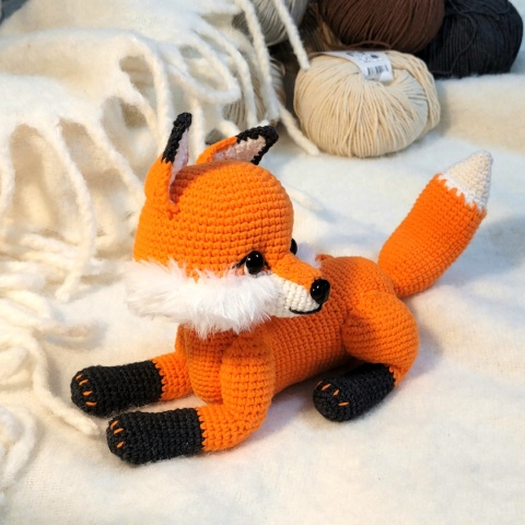 Lisek leżący - wzór szydełkowy, schemat PDF+ filmy